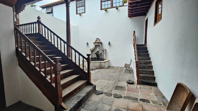 6 slaapkamer Villa te koop in Icod de los Vinos met zwembad - € 685.000 (Ref: 8376854)