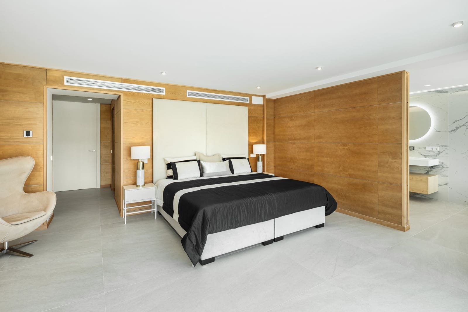 5 soveværelse Villa til salg i Nueva Andalucia med swimmingpool garage - € 5.695.000 (Ref: 8464257)