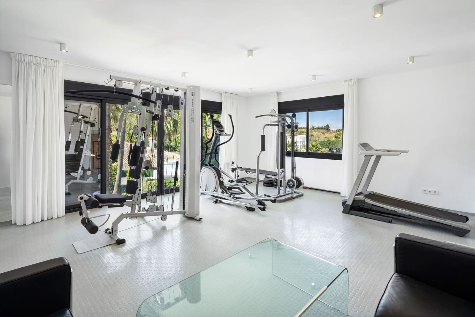 5 soveværelse Villa til salg i Nueva Andalucia med swimmingpool garage - € 5.695.000 (Ref: 8464257)