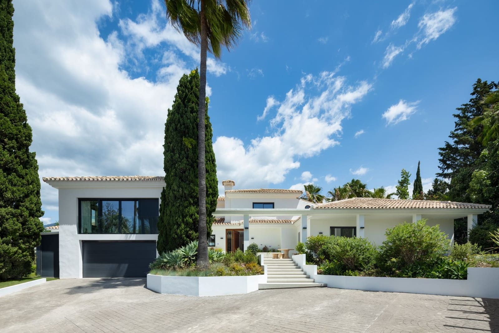 5 soveværelse Villa til salg i Nueva Andalucia med swimmingpool garage - € 5.695.000 (Ref: 8464257)