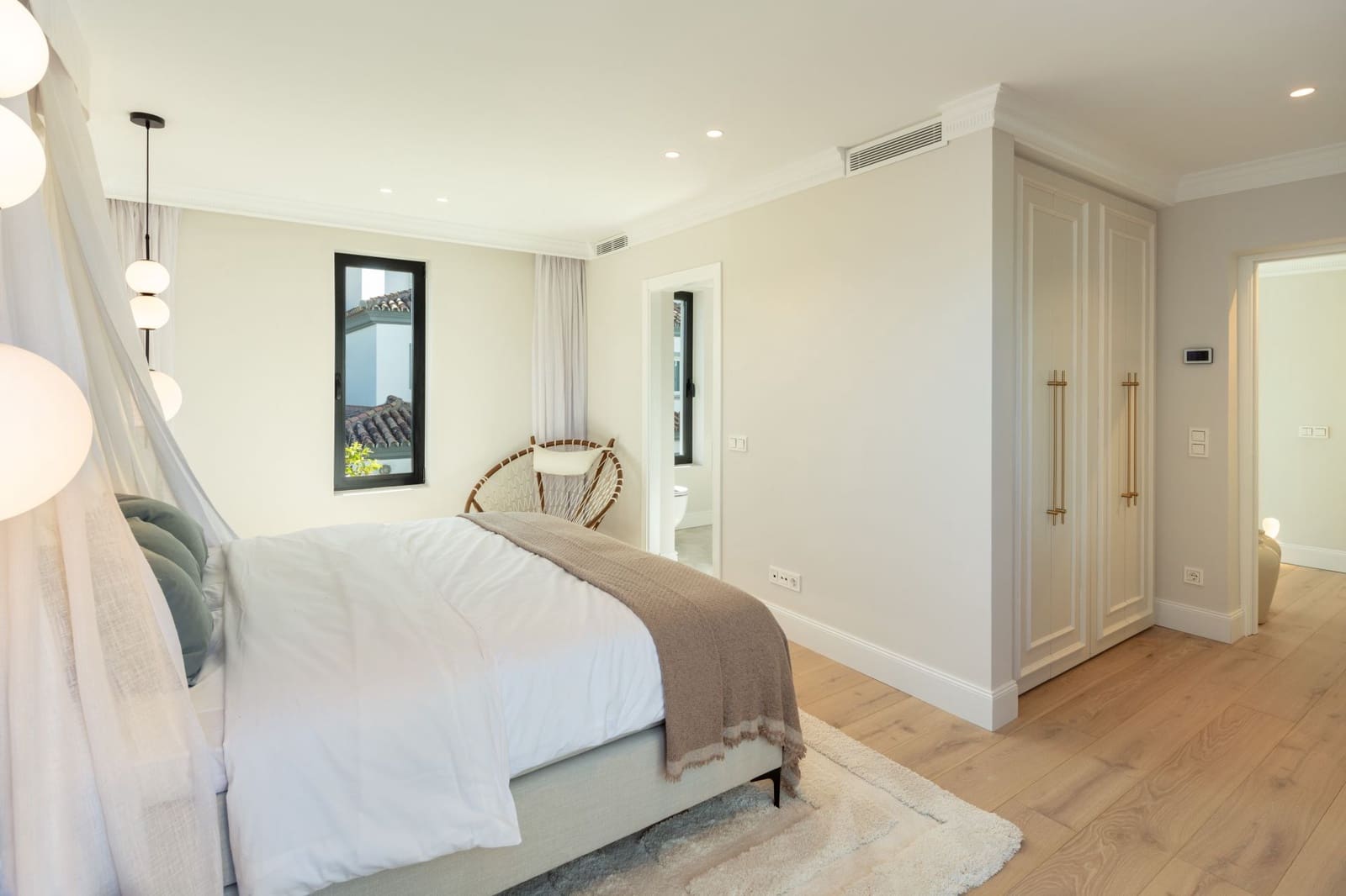 5 sypialnia Willa na sprzedaż w Nueva Andalucia z basenem garażem - 3 695 000 € (Ref: 8464258)