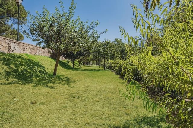 7 sypialnia Finka/Dom wiejski na sprzedaż w Sant Hilari Sacalm z basenem garażem - 1 350 000 € (Ref: 8464261)