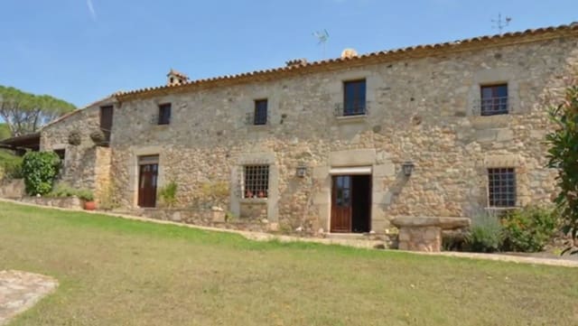 4 makuuhuone Huoneisto myytävänä paikassa Santa Cristina d'Aro mukana uima-altaan 
autotalli - 975 000 € (Ref: 8464262)