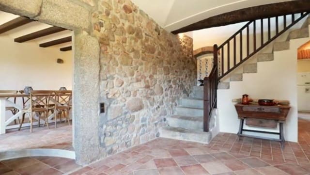 4 makuuhuone Huoneisto myytävänä paikassa Santa Cristina d'Aro mukana uima-altaan 
autotalli - 975 000 € (Ref: 8464262)