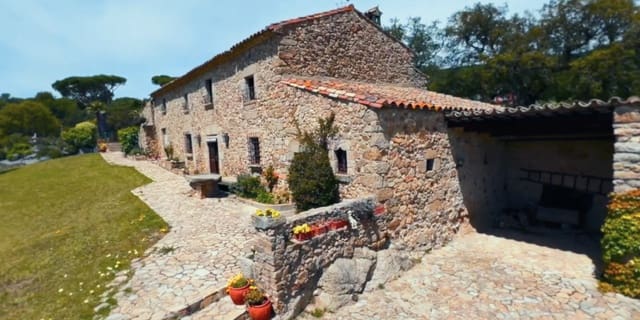 4 slaapkamer Finca/Landhuis te koop in Santa Cristina d'Aro met zwembad garage - € 975.000 (Ref: 8464262)