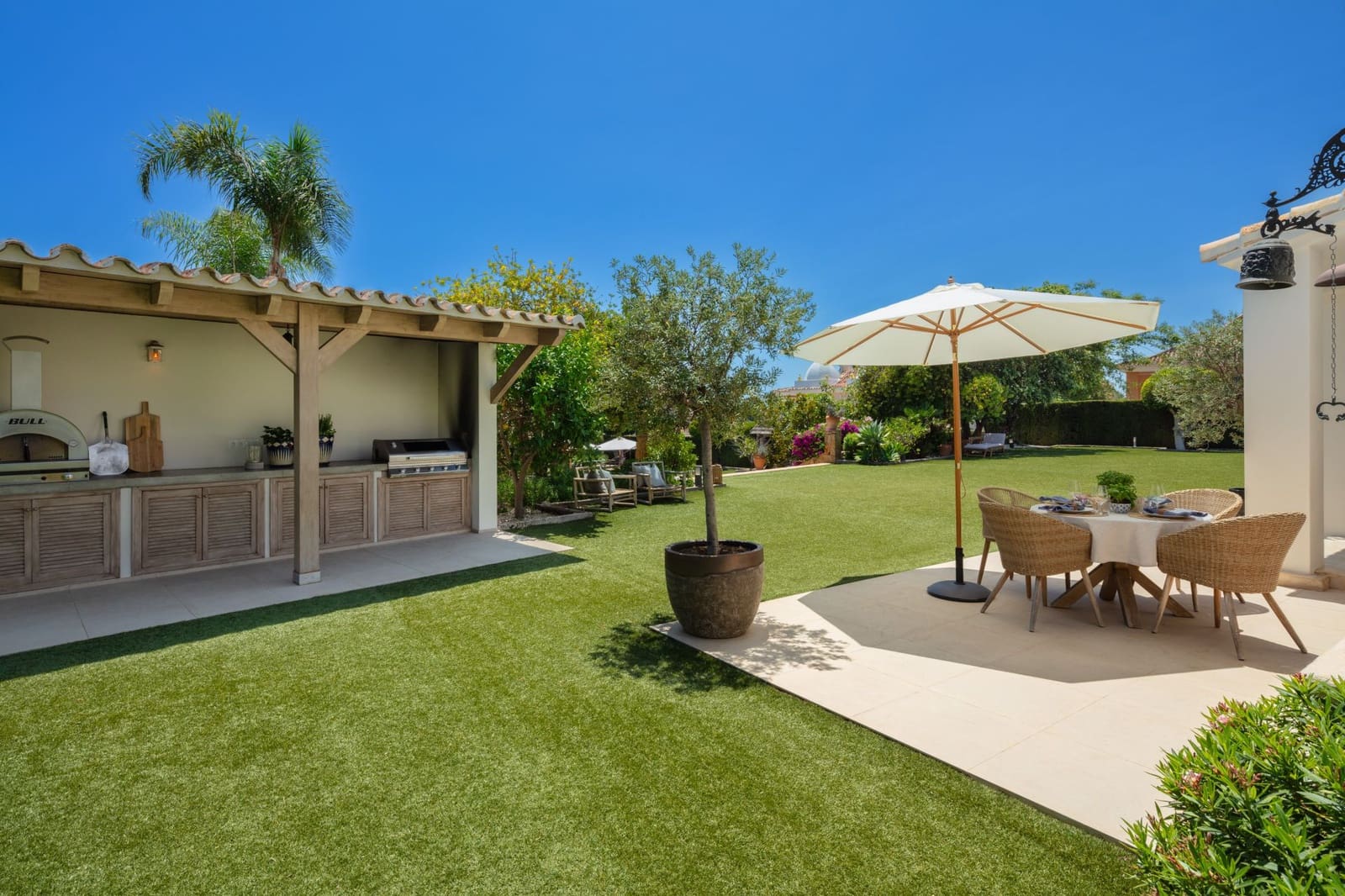 5 quarto Moradia para venda em Benahavis com piscina garagem - 3 800 000 € (Ref: 8464266)