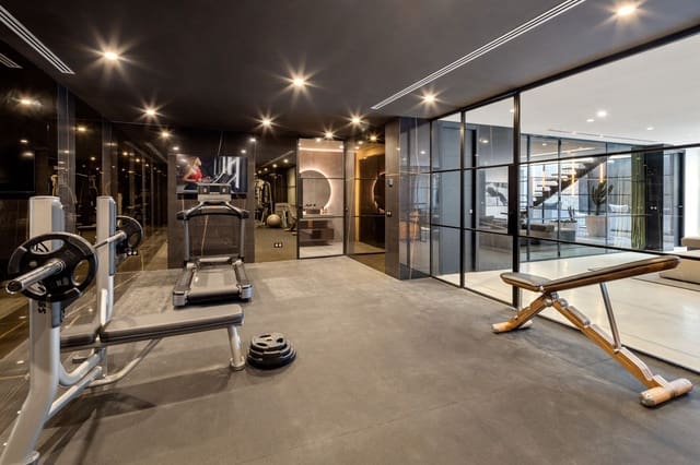 6 slaapkamer Villa te koop in Nueva Andalucia, Marbella met zwembad garage - € 6.750.000 (Ref: 8464275)