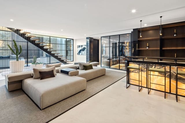 6 slaapkamer Villa te koop in Nueva Andalucia, Marbella met zwembad garage - € 6.750.000 (Ref: 8464275)