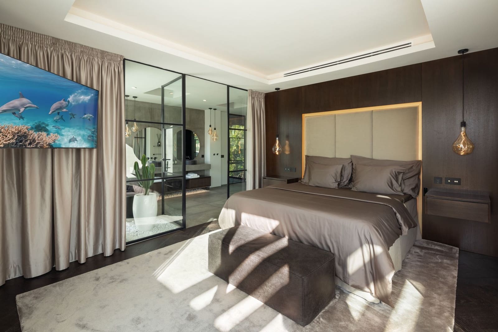 6 slaapkamer Villa te koop in Nueva Andalucia met zwembad garage - € 6.750.000 (Ref: 8464275)