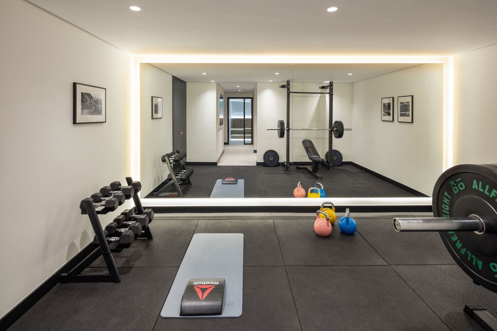 4 soverom Villa til salgs i Nueva Andalucia med svømmebasseng garasje - € 3 690 000 (Ref: 8464280)