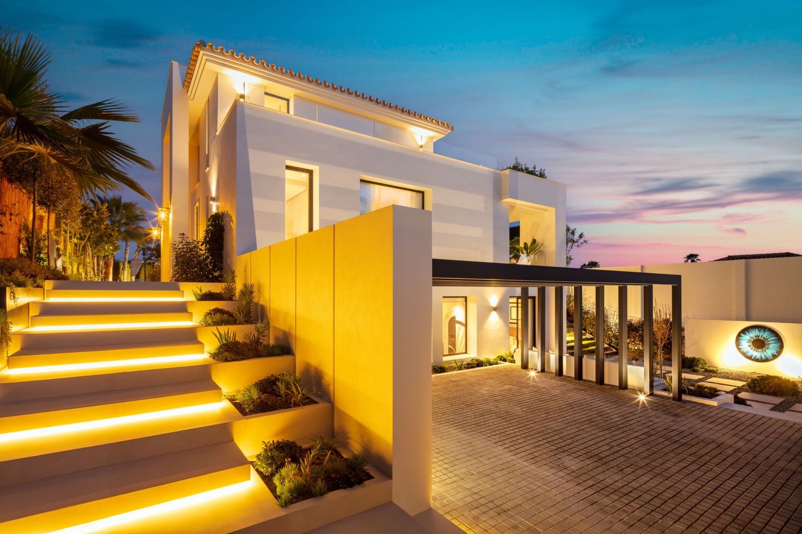 4 soverom Villa til salgs i Nueva Andalucia med svømmebasseng garasje - € 3 690 000 (Ref: 8464280)