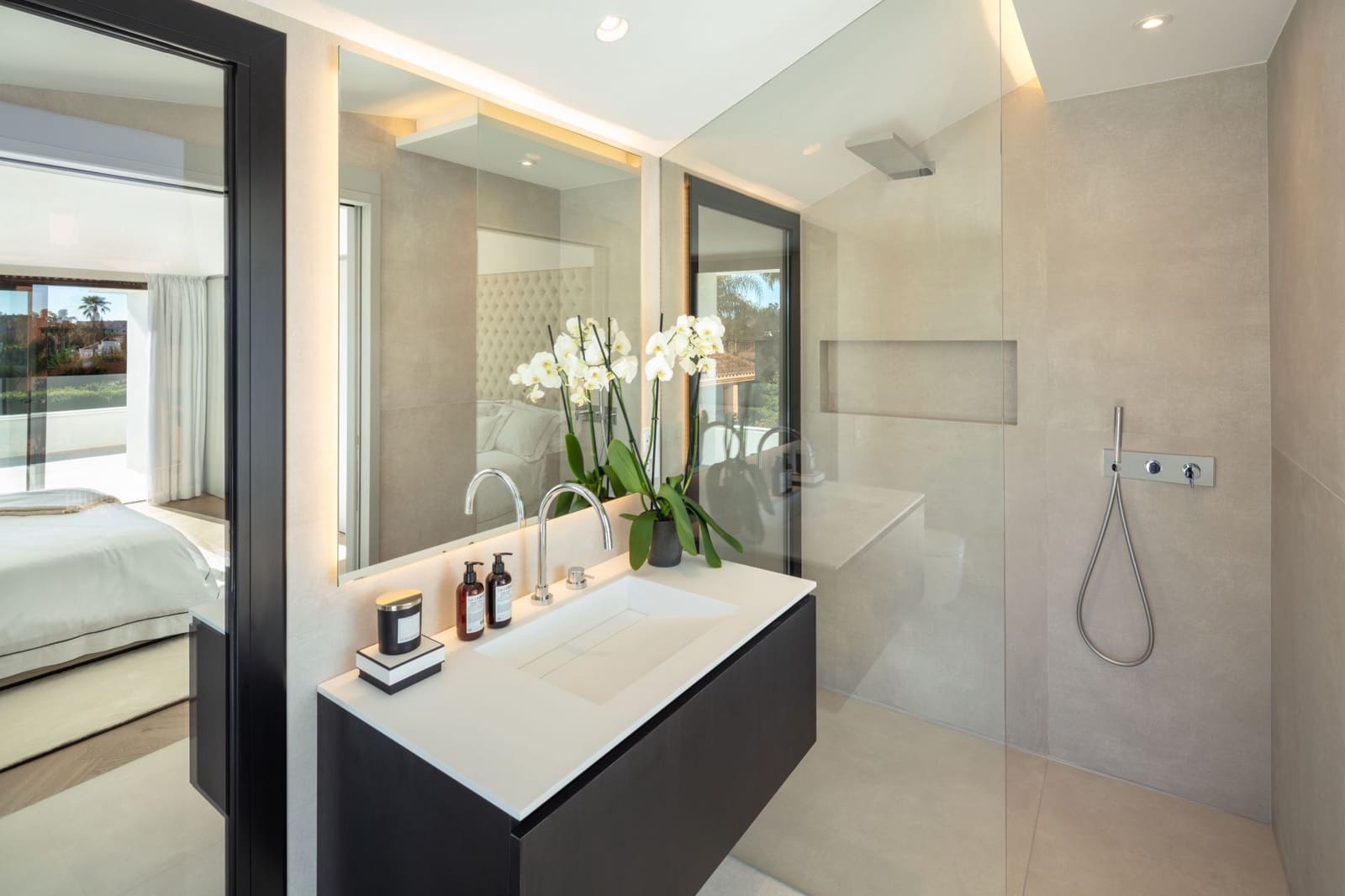 4 soverom Villa til salgs i Nueva Andalucia med svømmebasseng garasje - € 3 690 000 (Ref: 8464280)