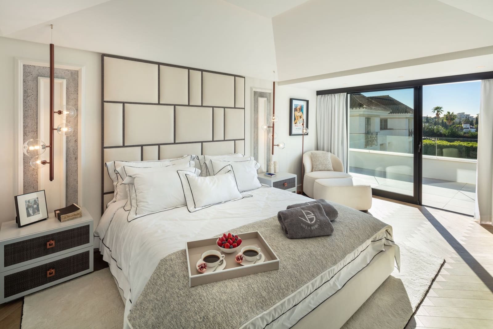 4 soverom Villa til salgs i Nueva Andalucia med svømmebasseng garasje - € 3 690 000 (Ref: 8464280)