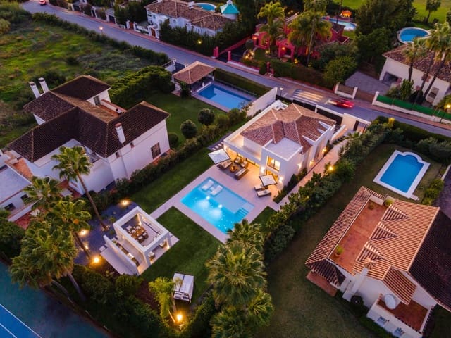 4 sovrum Villa till salu i Nueva Andalucia, Marbella med pool garage - 3 690 000 € (Ref: 8464280)