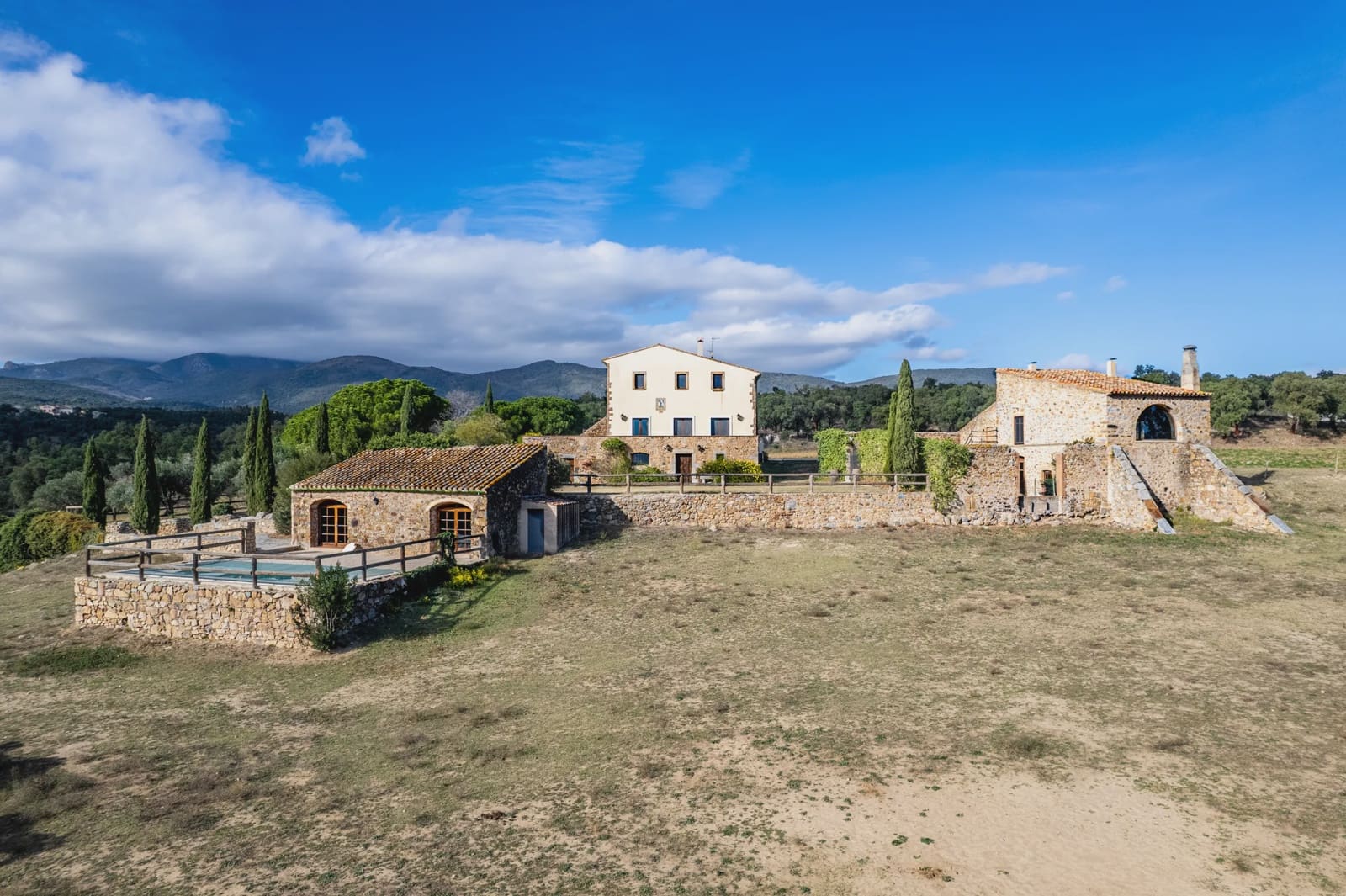 7 soveværelse Finca/Landehus til salg i Agullana med swimmingpool garage - € 1.300.000 (Ref: 8464284)