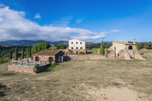 7 makuuhuone Maalaistalo myytävänä paikassa Agullana mukana uima-altaan 
autotalli - 1 300 000 € (Ref: 8464284)