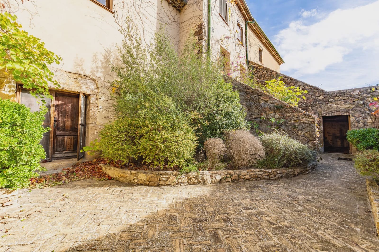 7 soveværelse Finca/Landehus til salg i Agullana med swimmingpool garage - € 1.300.000 (Ref: 8464284)