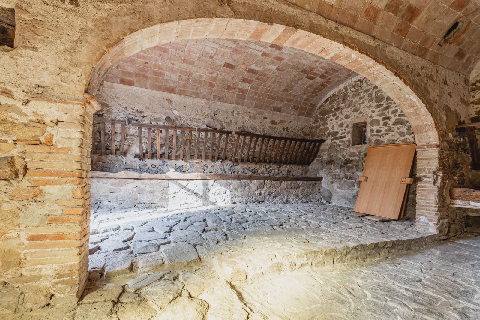 7 soveværelse Finca/Landehus til salg i Agullana med swimmingpool garage - € 1.300.000 (Ref: 8464284)