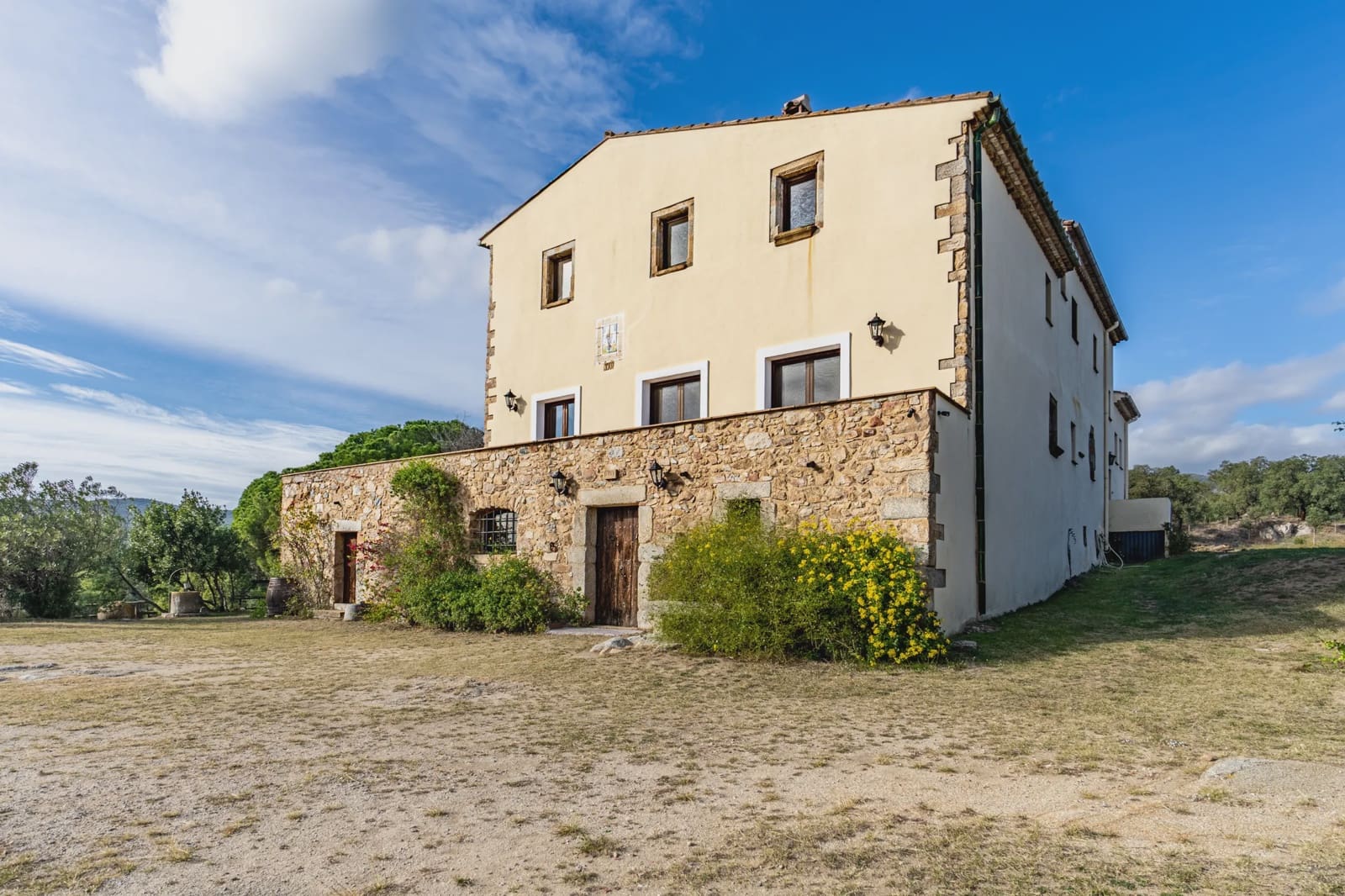 7 soveværelse Finca/Landehus til salg i Agullana med swimmingpool garage - € 1.300.000 (Ref: 8464284)