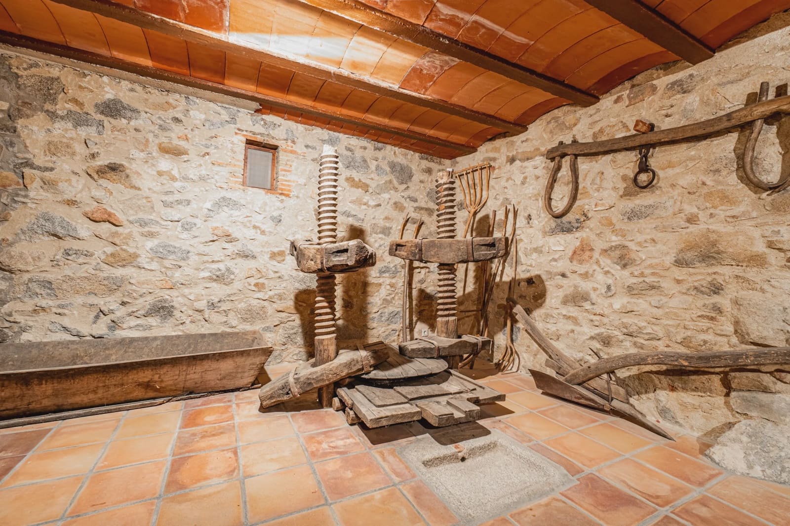 7 soveværelse Finca/Landehus til salg i Agullana med swimmingpool garage - € 1.300.000 (Ref: 8464284)