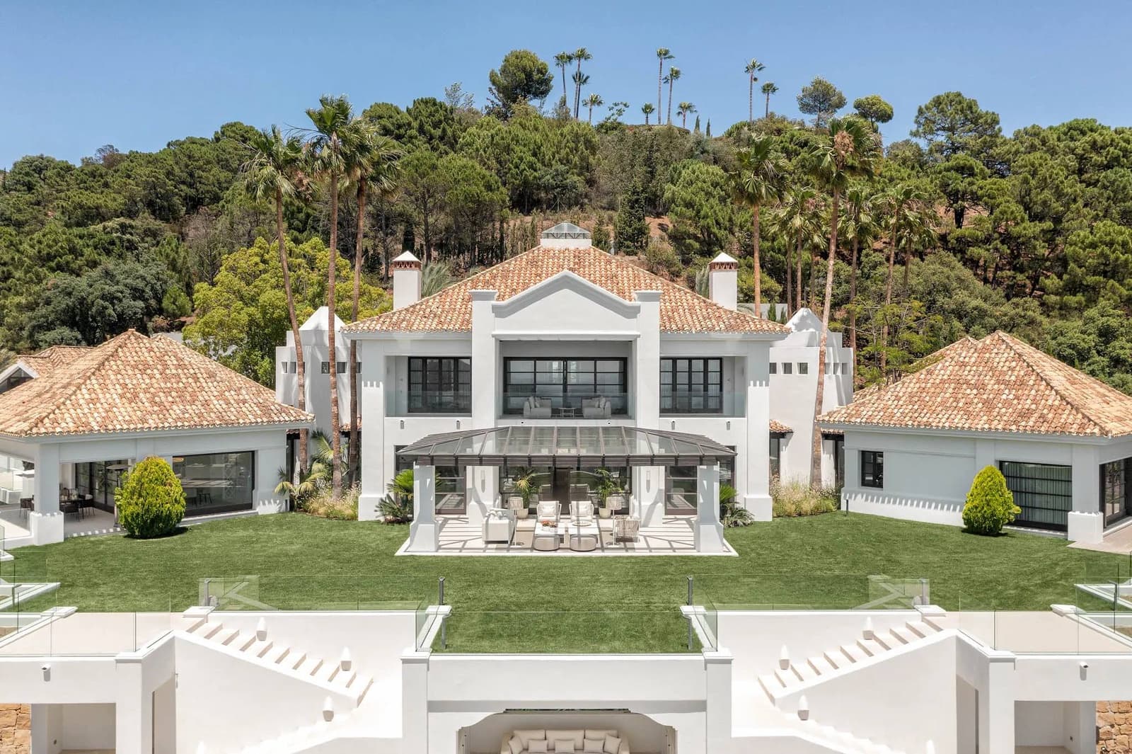 8 bedroom Villa for sale in La Zagaleta with pool garage - € 16,900,000 (Ref: 8464292)