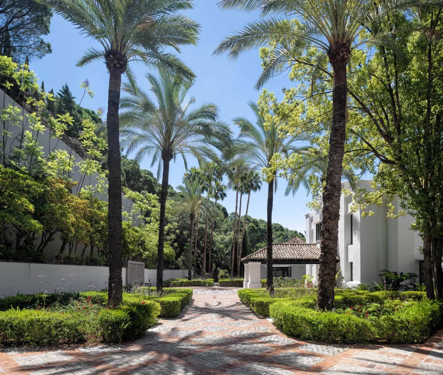 8 bedroom Villa for sale in La Zagaleta with pool garage - € 16,900,000 (Ref: 8464292)