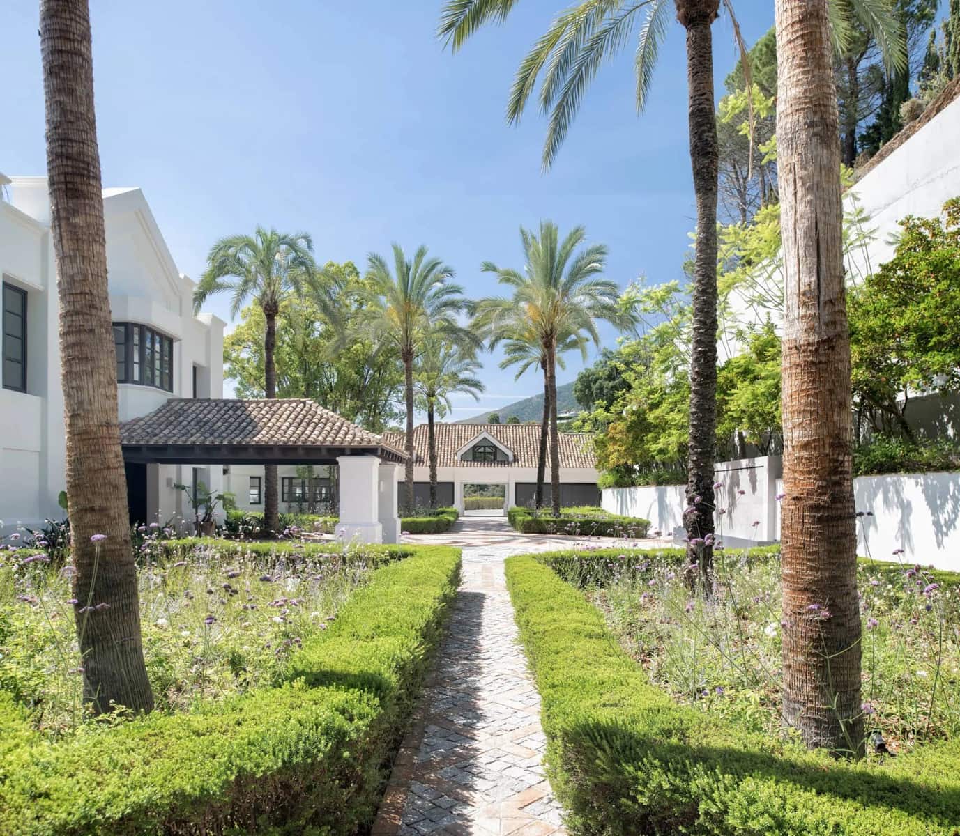 8 bedroom Villa for sale in La Zagaleta with pool garage - € 16,900,000 (Ref: 8464292)