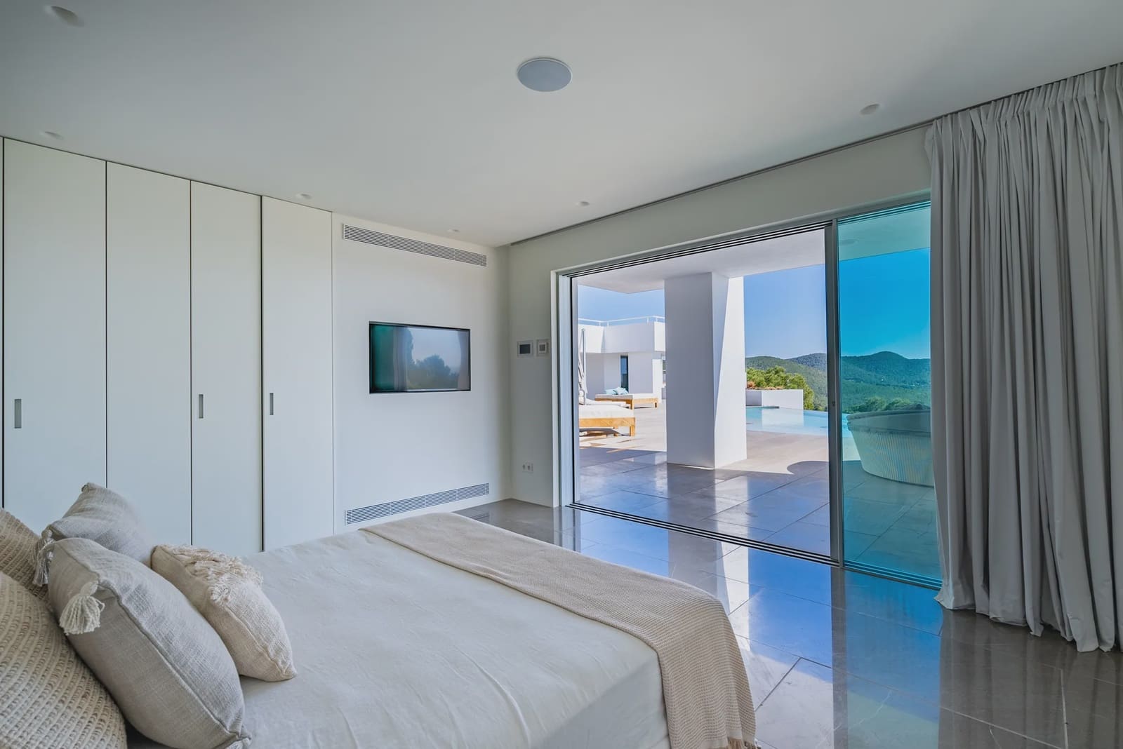 5 soveværelse Villa til salg i Es Cubells med swimmingpool garage - € 11.800.000 (Ref: 8464294)