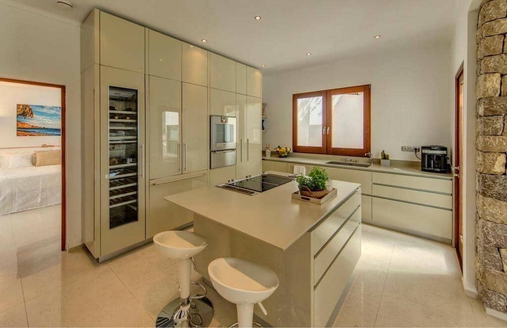 5 soveværelse Villa til salg i Cala Jondal med swimmingpool garage - € 5.550.000 (Ref: 8464296)