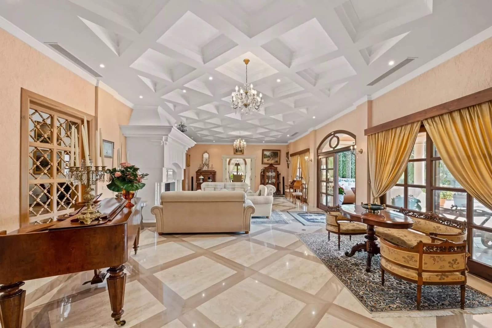 6 Zimmer Villa zu verkaufen in Marbella mit Pool Garage - 7.495.000 € (Ref: 8464297)