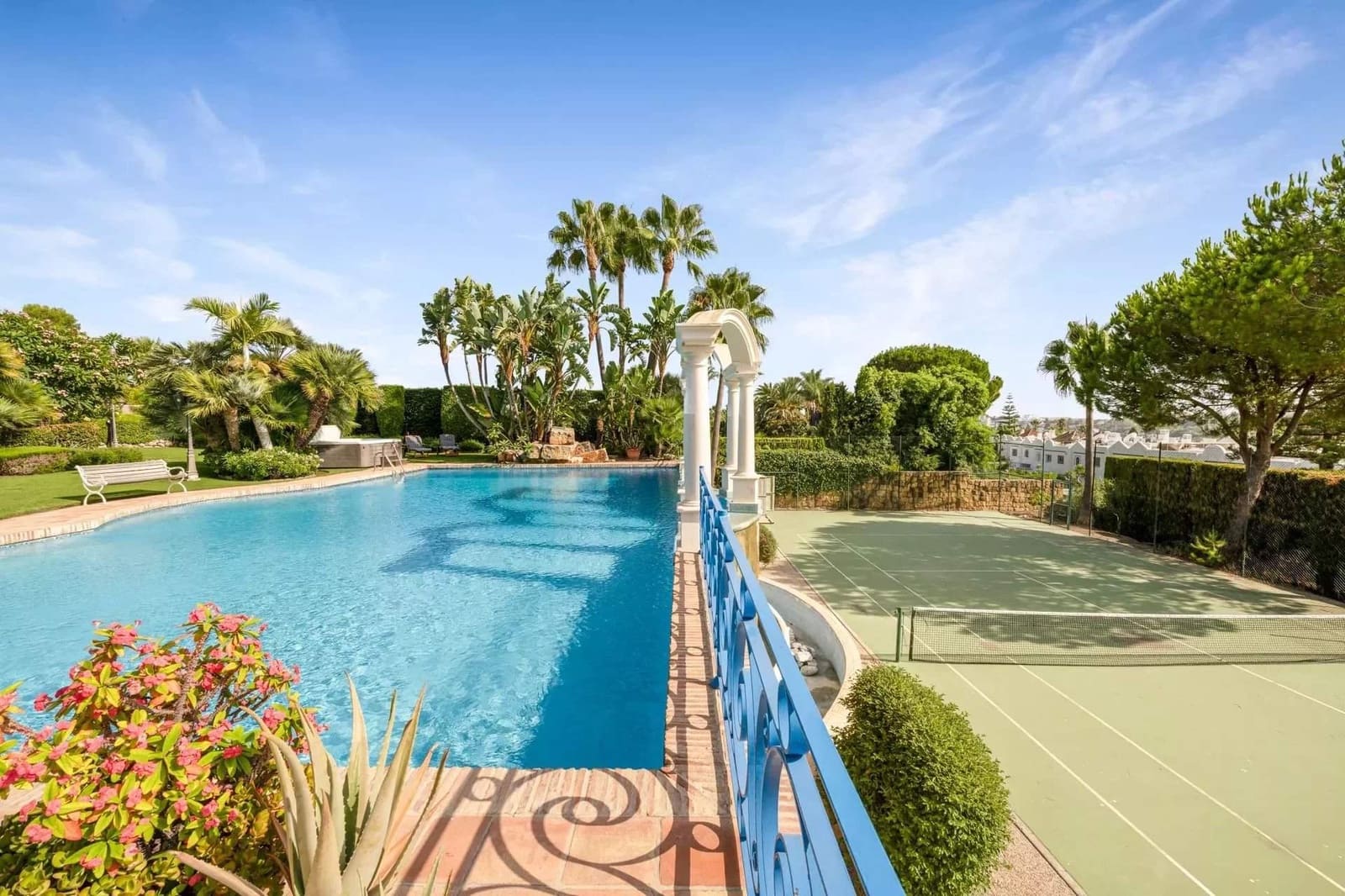 6 Zimmer Villa zu verkaufen in Marbella mit Pool Garage - 7.495.000 € (Ref: 8464297)