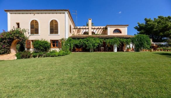 6 soverom Villa til salgs i Sant Carles de Peralta, Santa Eulalia / Santa Eularia med svømmebasseng garasje - € 6 900 000 (Ref: 8464298)