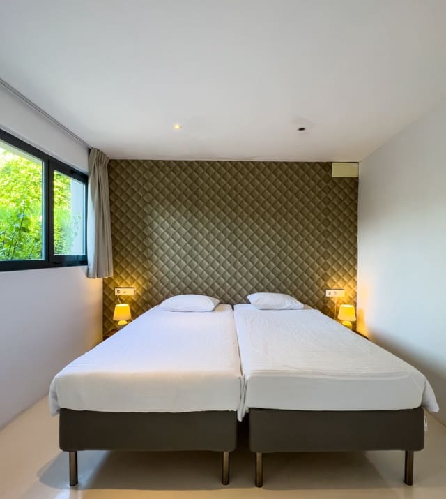 15 bedroom Villa for sale in Cap Martinet with pool garage - € 5,250,000 (Ref: 8464301)