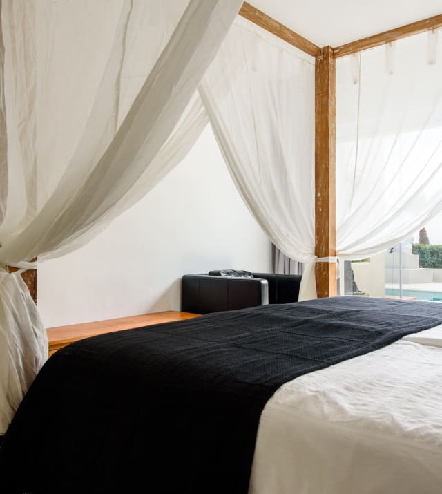 15 bedroom Villa for sale in Cap Martinet with pool garage - € 5,250,000 (Ref: 8464301)