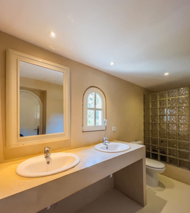 15 bedroom Villa for sale in Cap Martinet with pool garage - € 5,250,000 (Ref: 8464301)