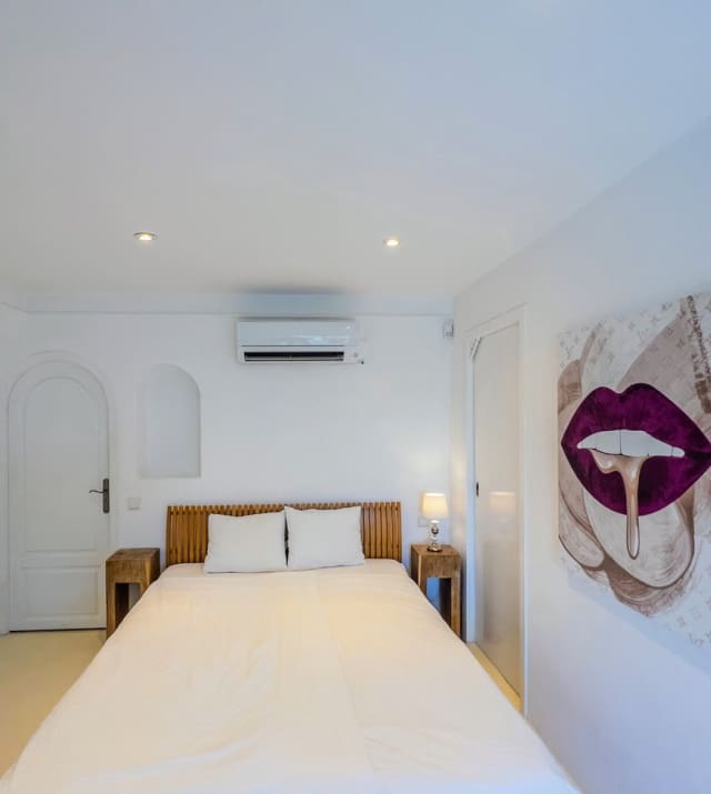 15 bedroom Villa for sale in Cap Martinet with pool garage - € 5,250,000 (Ref: 8464301)