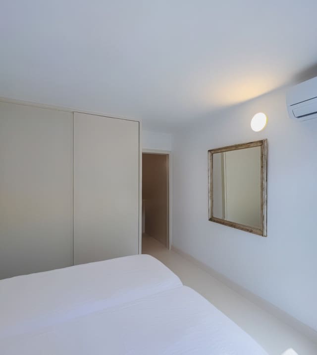 15 bedroom Villa for sale in Cap Martinet with pool garage - € 5,250,000 (Ref: 8464301)