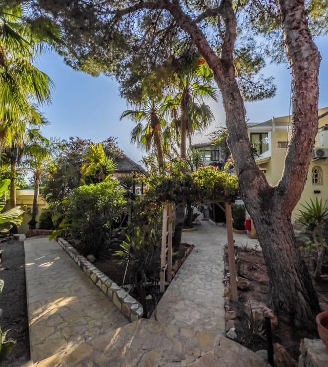 15 bedroom Villa for sale in Cap Martinet with pool garage - € 5,250,000 (Ref: 8464301)