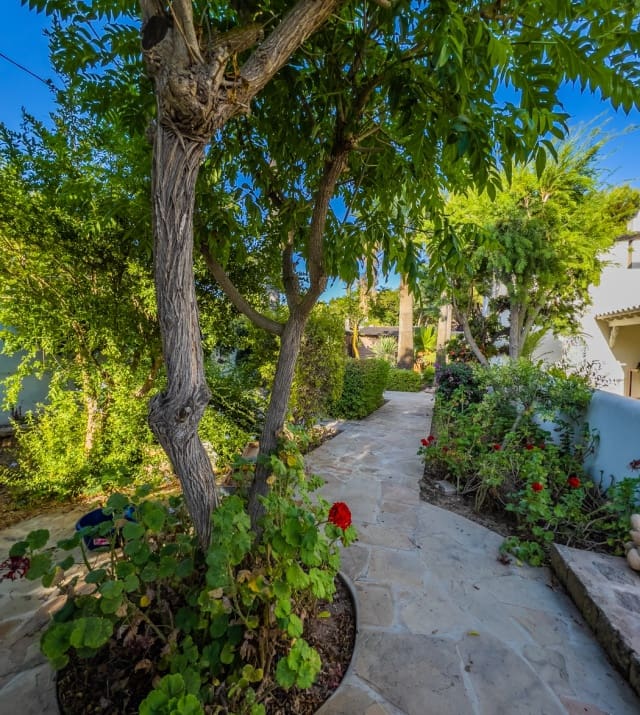 15 bedroom Villa for sale in Cap Martinet with pool garage - € 5,250,000 (Ref: 8464301)