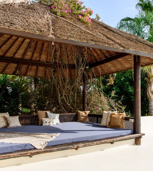 15 bedroom Villa for sale in Cap Martinet with pool garage - € 5,250,000 (Ref: 8464301)