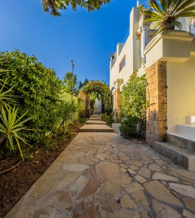 15 bedroom Villa for sale in Cap Martinet with pool garage - € 5,250,000 (Ref: 8464301)