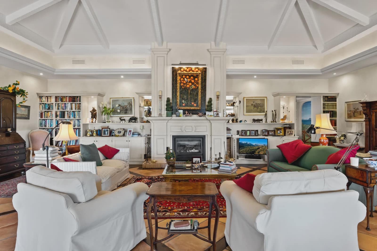 4 bedroom Villa for sale in Marbella with pool garage - € 3,250,000 (Ref: 8464302)