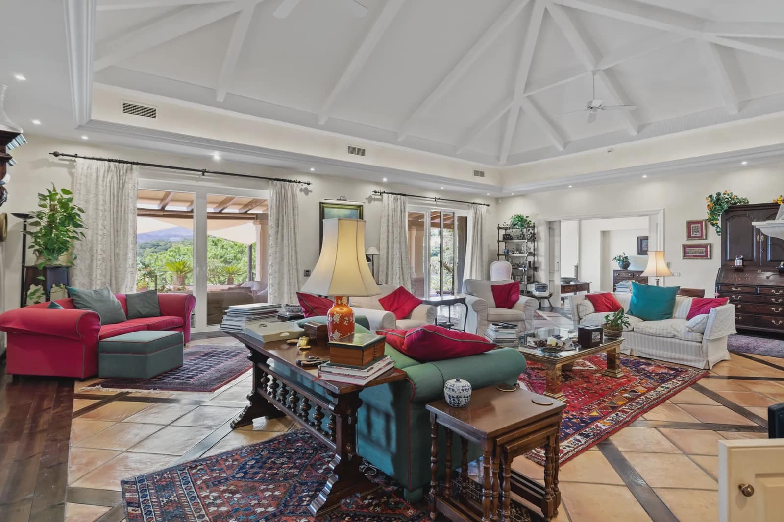 4 bedroom Villa for sale in Marbella with pool garage - € 3,250,000 (Ref: 8464302)