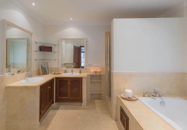 6 bedroom Villa for sale in Marbella with pool garage - € 3,700,000 (Ref: 8464303)