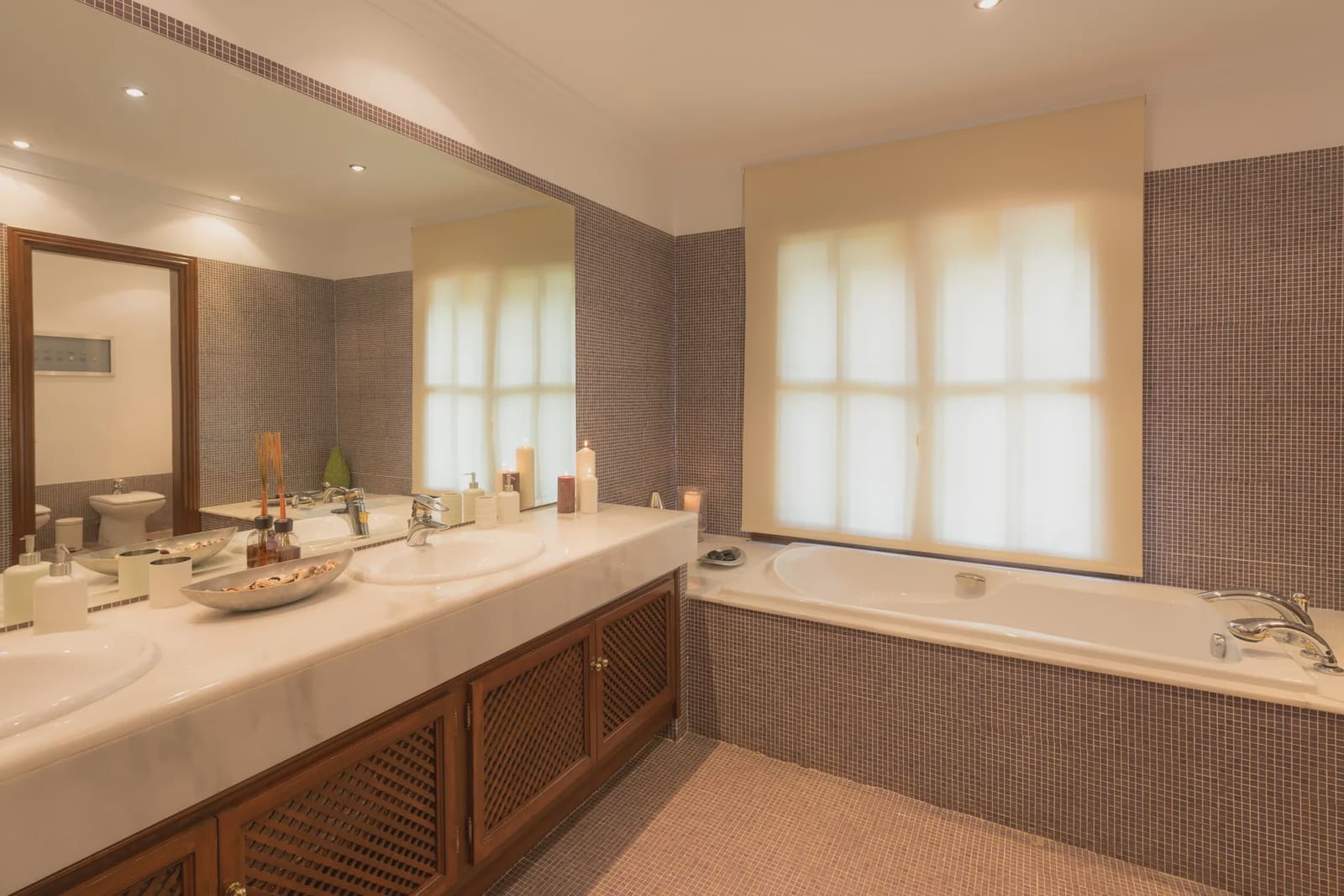 6 bedroom Villa for sale in Marbella with pool garage - € 3,700,000 (Ref: 8464303)