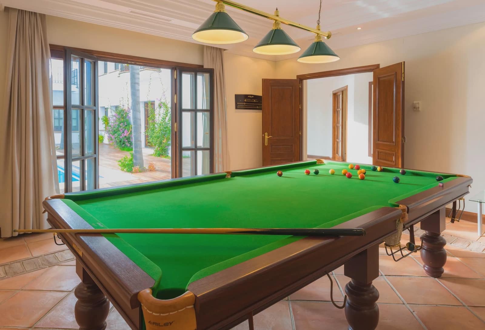 6 bedroom Villa for sale in Marbella with pool garage - € 3,700,000 (Ref: 8464303)