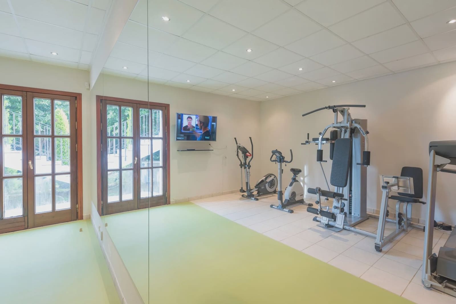 6 bedroom Villa for sale in Marbella with pool garage - € 3,700,000 (Ref: 8464303)