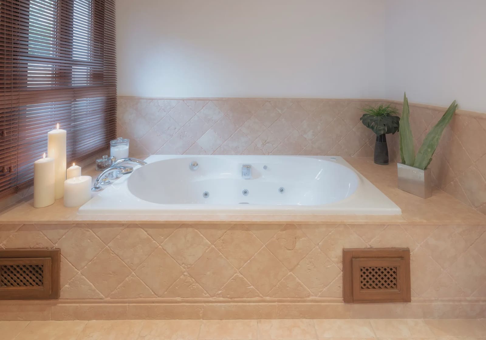 6 bedroom Villa for sale in Marbella with pool garage - € 3,700,000 (Ref: 8464303)