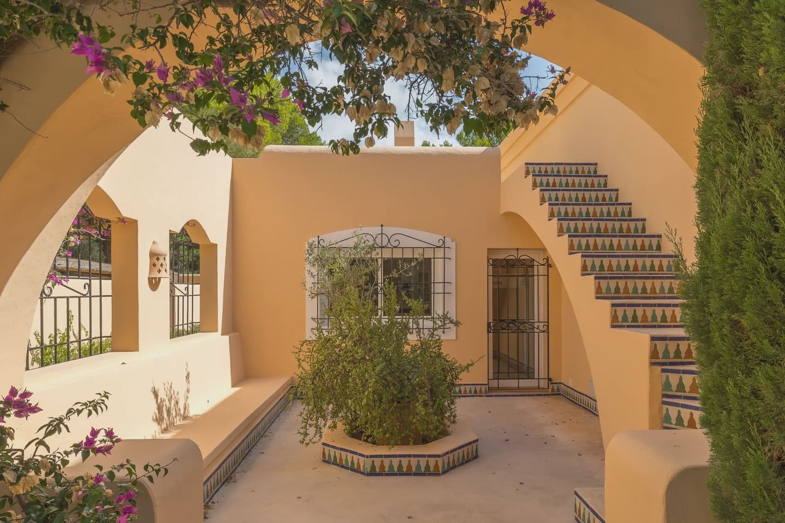 5 soveværelse Villa til salg i Es Cubells med swimmingpool garage - € 5.900.000 (Ref: 8464304)