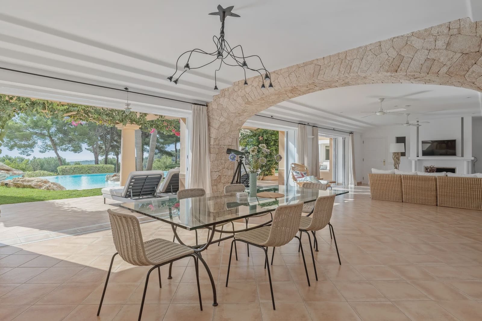 5 soveværelse Villa til salg i Es Cubells med swimmingpool garage - € 5.900.000 (Ref: 8464304)